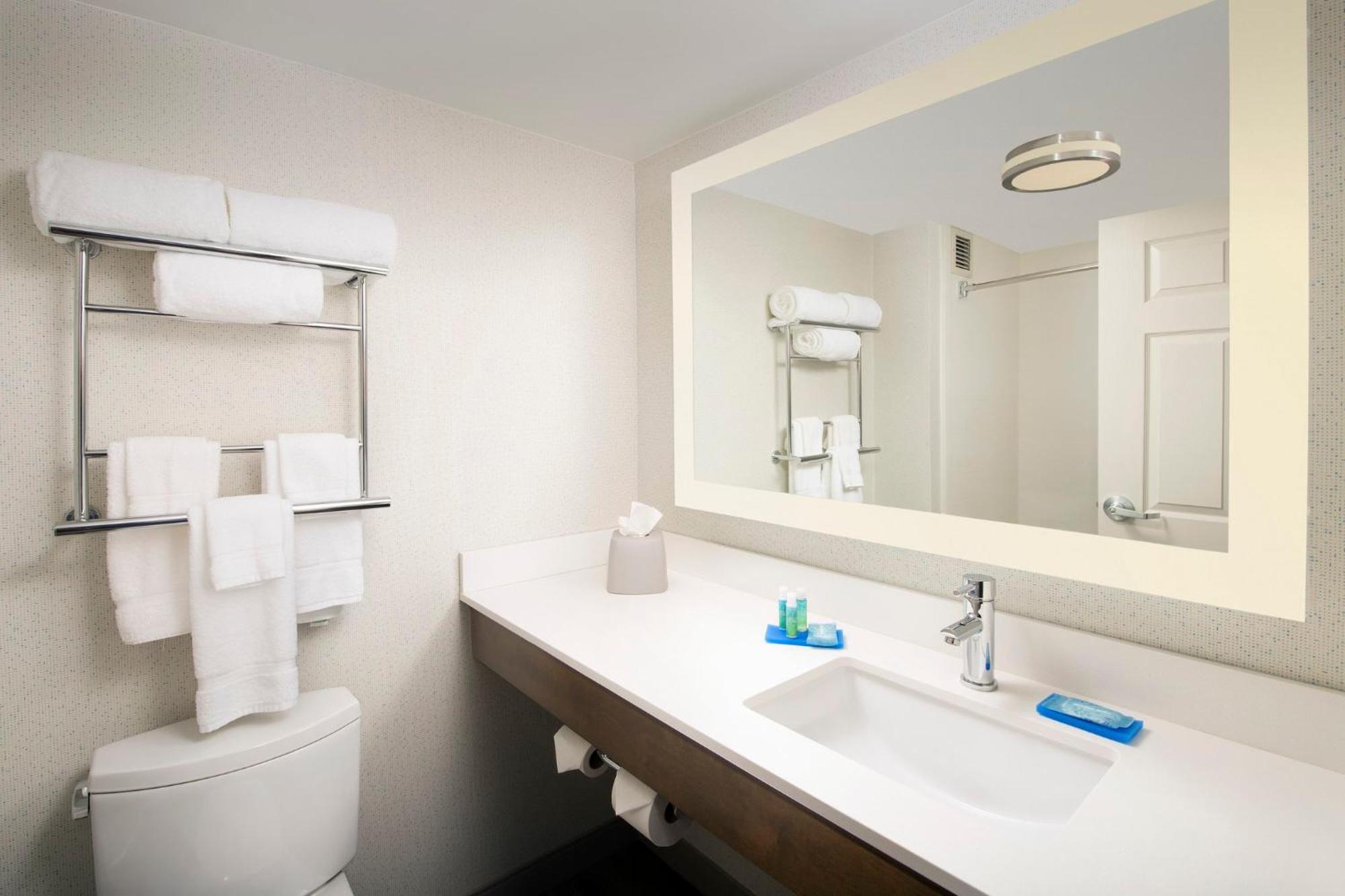 Holiday Inn Express & Suites Baltimore - BWI Airport North By Ihg Linthicum Exterior foto